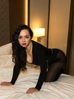 Adama escort in Dubai