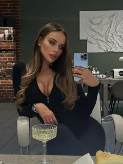 Anel escort in Dubai