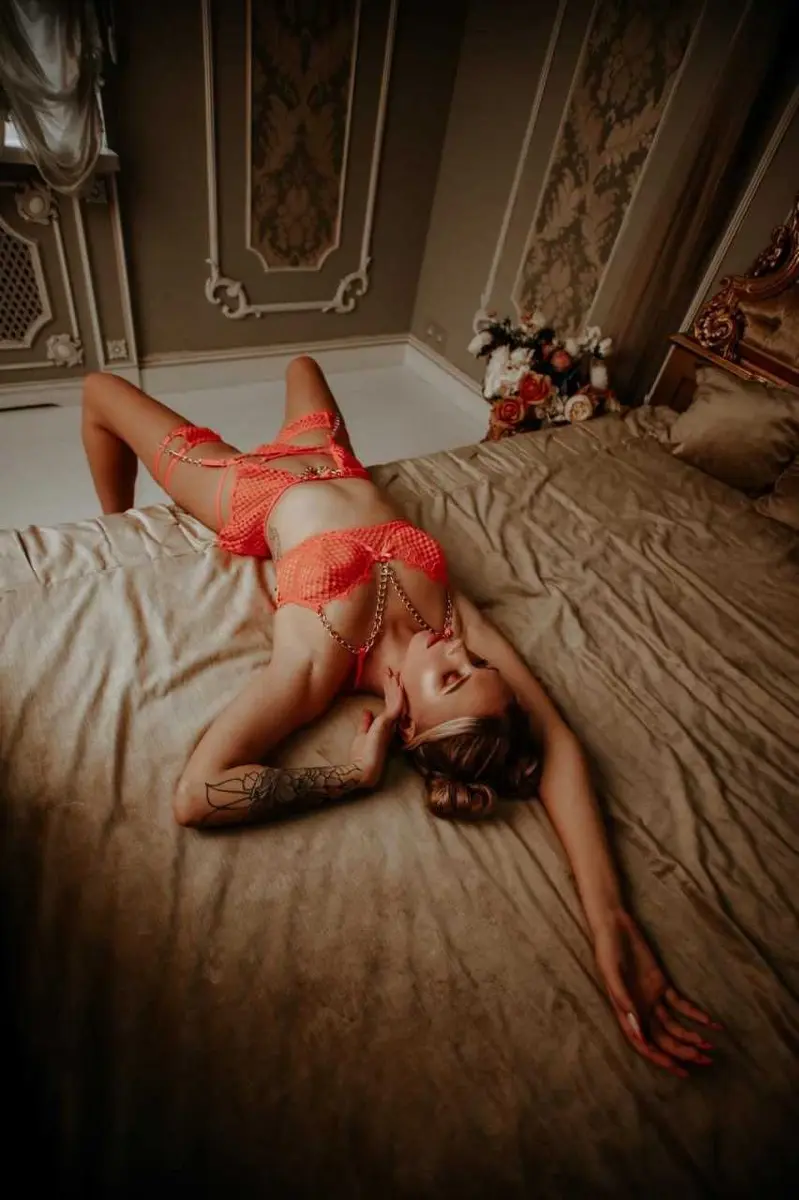 Candy escort in Dubai