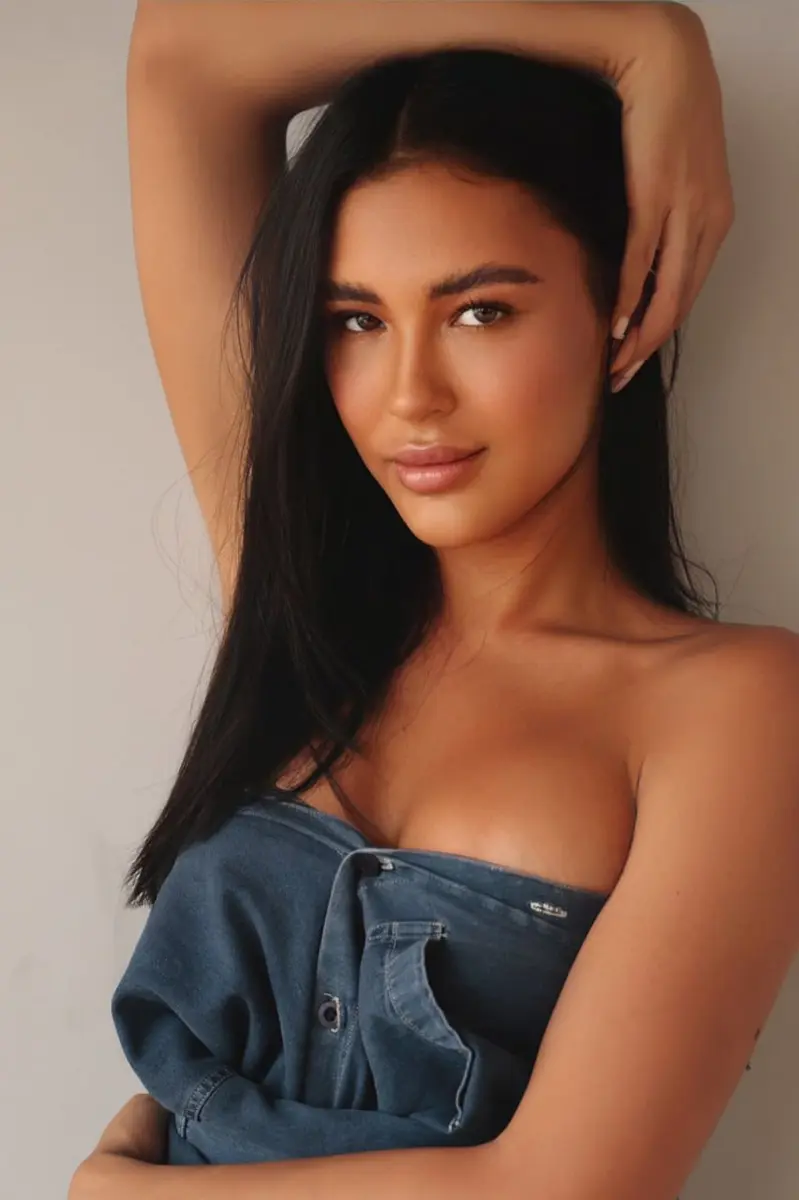 Cecilia escort in Dubai