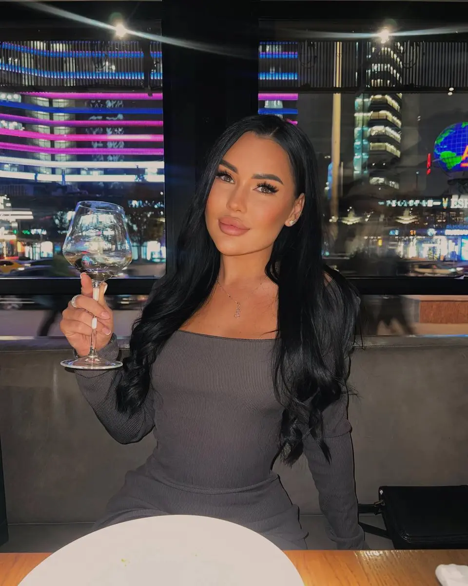 Enika escort in Dubai