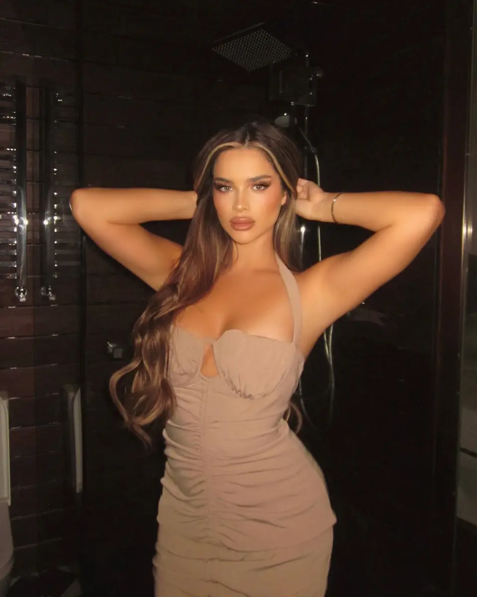 Ermia escort in Dubai