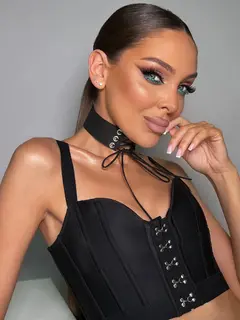 Fiol escort in Dubai