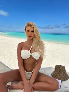 Lidania escort in Dubai