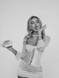 Mara escort in Dubai