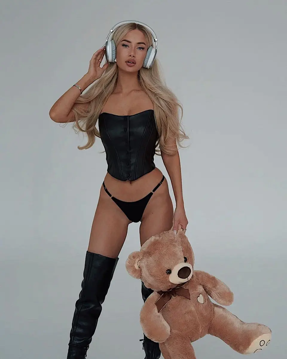 Martil escort in Dubai