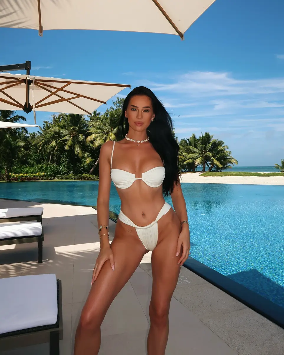 Nanet escort in Dubai