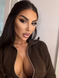 Naomi escort in Dubai