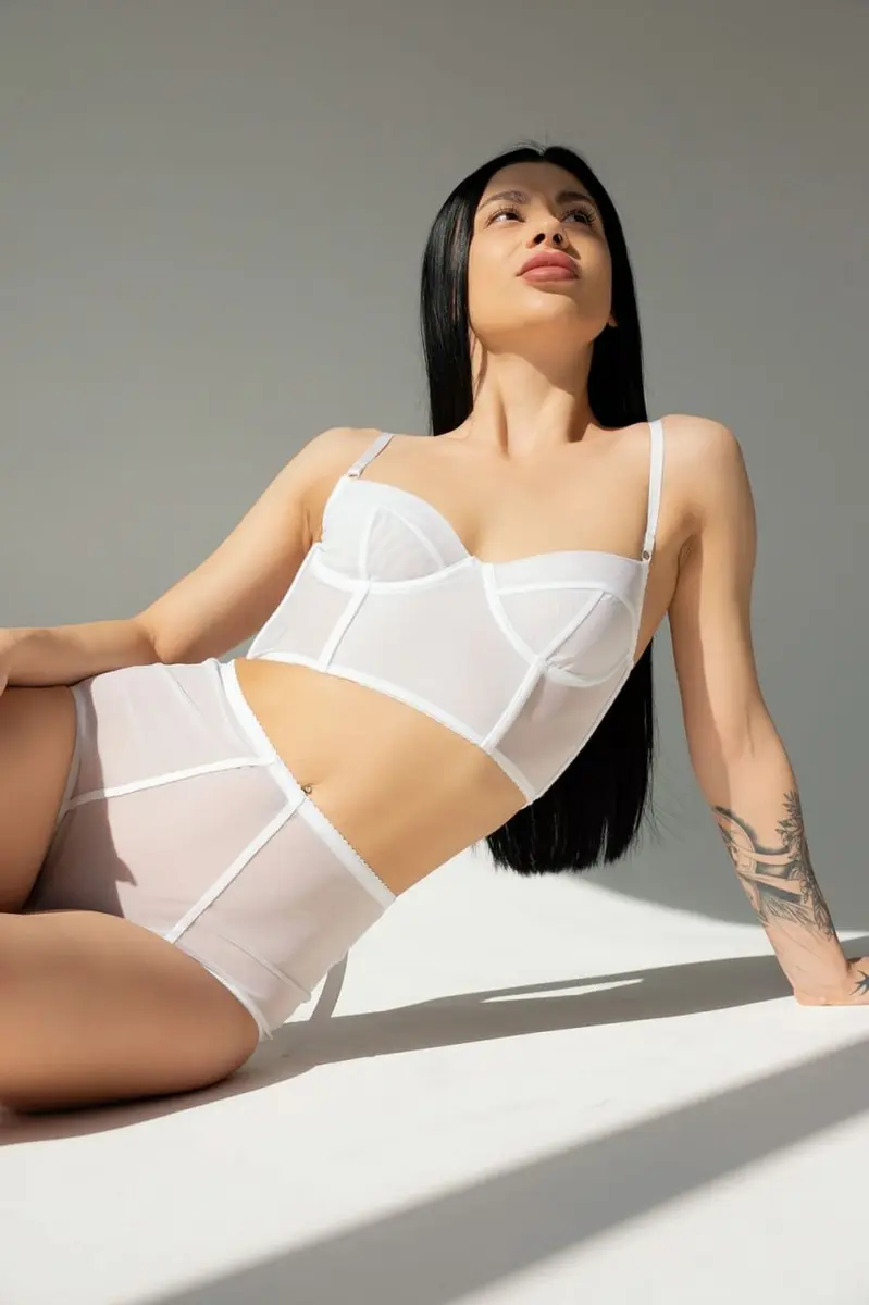 Numi escort in Dubai