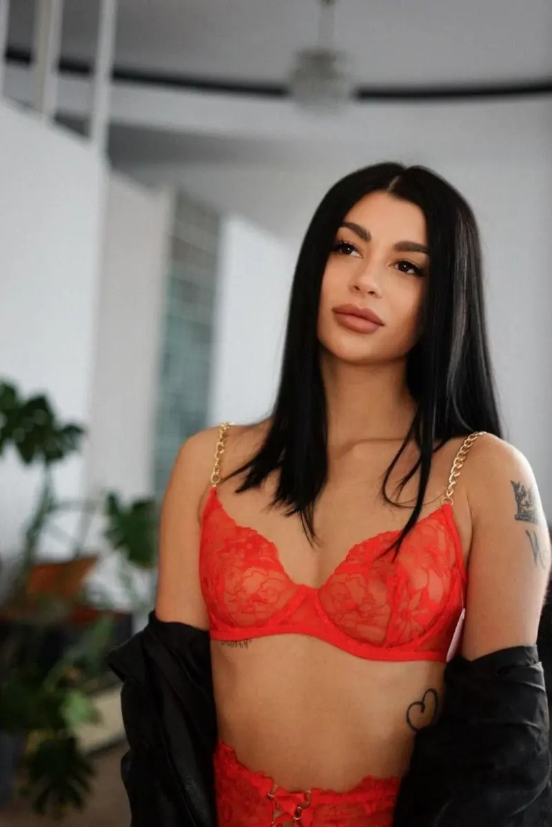 Numi escort in Dubai