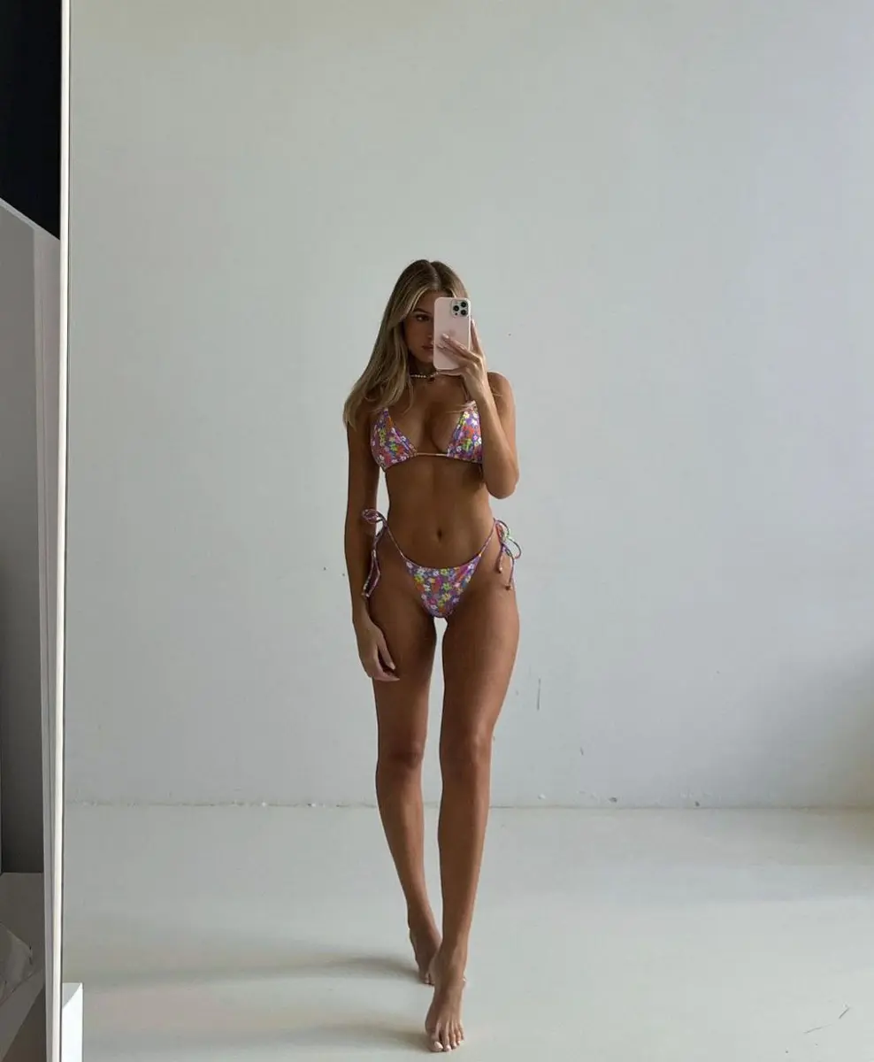 OksIya escort in Dubai