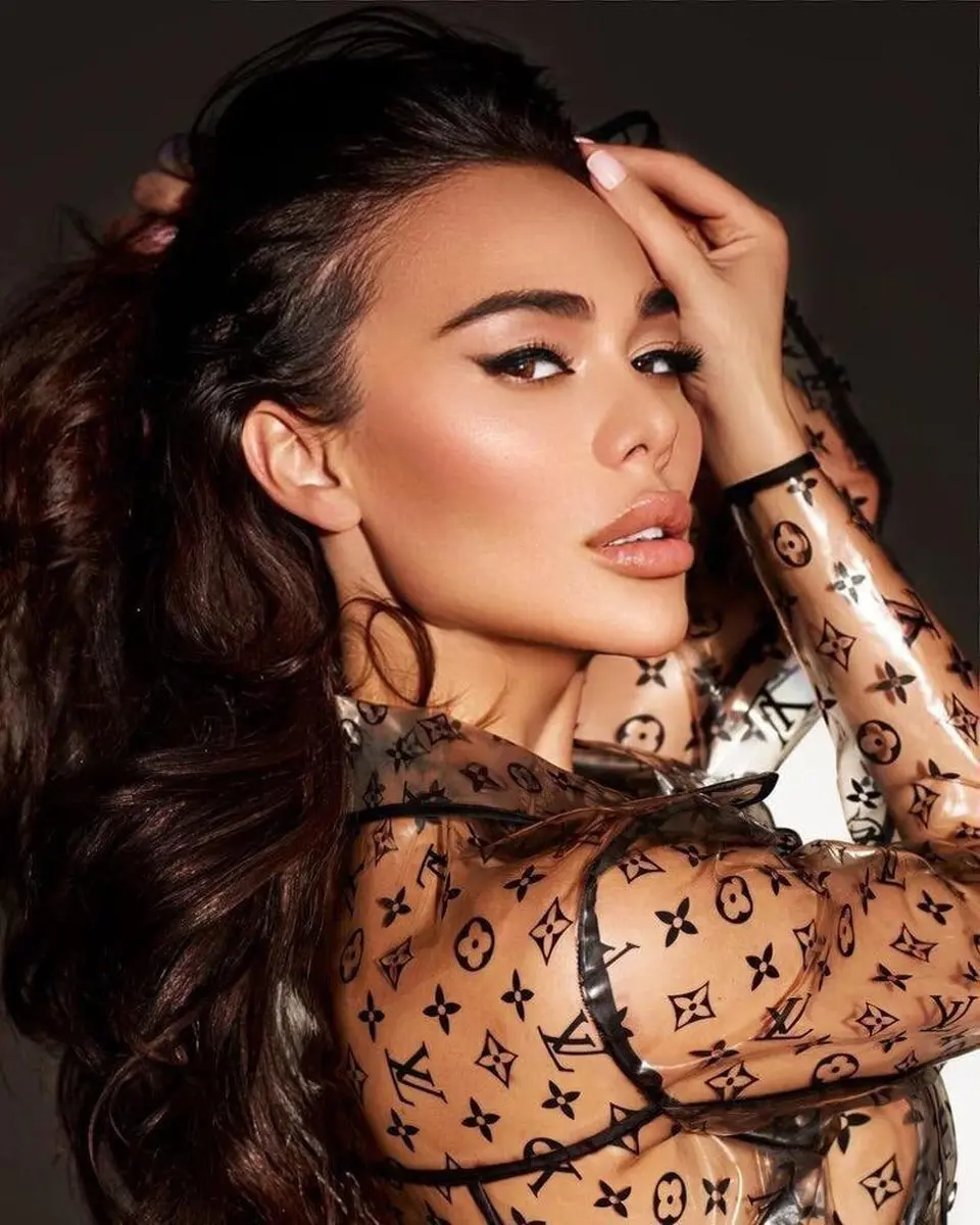 Oleksandra escort in Dubai