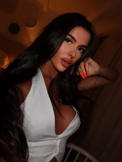Onalin escort in Dubai