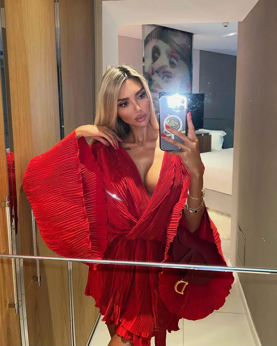 Regina escort in Dubai